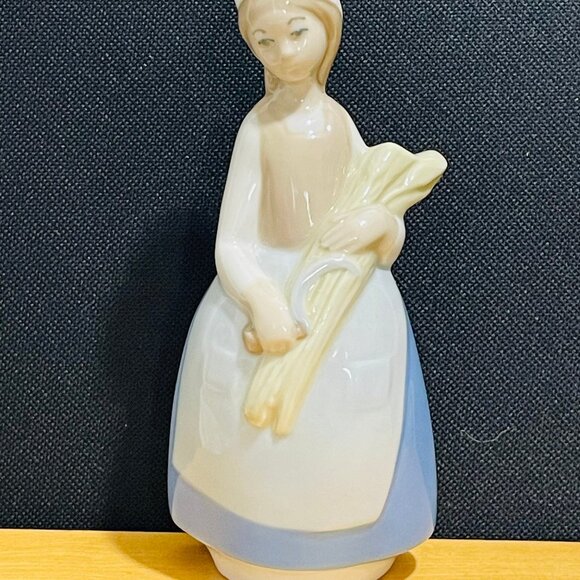 4 Vintage REX VALENCIA Porcelain Figurines ~ Handmade In Spain - Picture 4 of 9